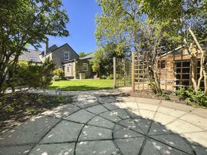 Photo 11- click for photo gallery